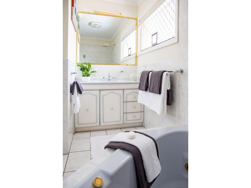 129 Fegen Drive, Moorooka QLD 4105