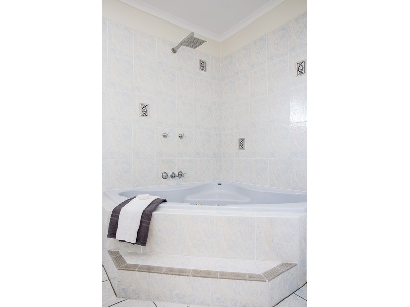 129 Fegen Drive, Moorooka QLD 4105