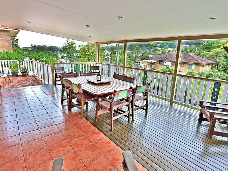 129 Fegen Drive, Moorooka QLD 4105