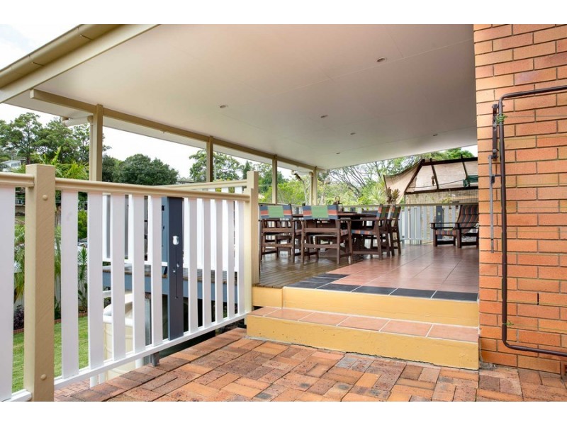 129 Fegen Drive, Moorooka QLD 4105