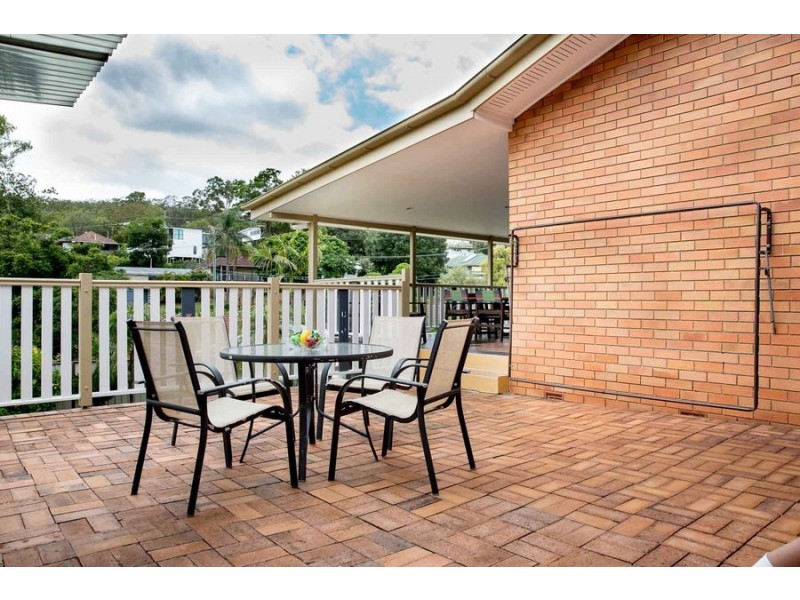 129 Fegen Drive, Moorooka QLD 4105