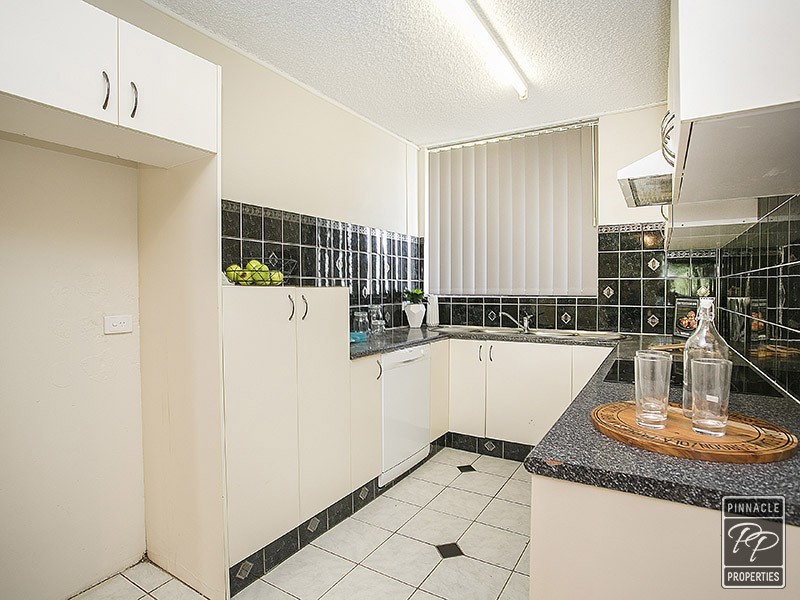 8/415 Esplanade, Manly QLD 4179