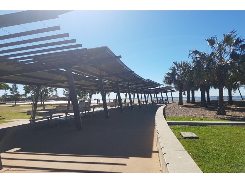 8/415 Esplanade, Manly QLD 4179