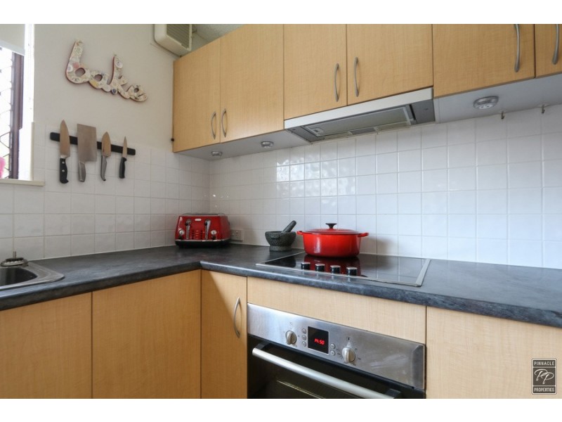 1/133 Central Avenue, Indooroopilly QLD 4068