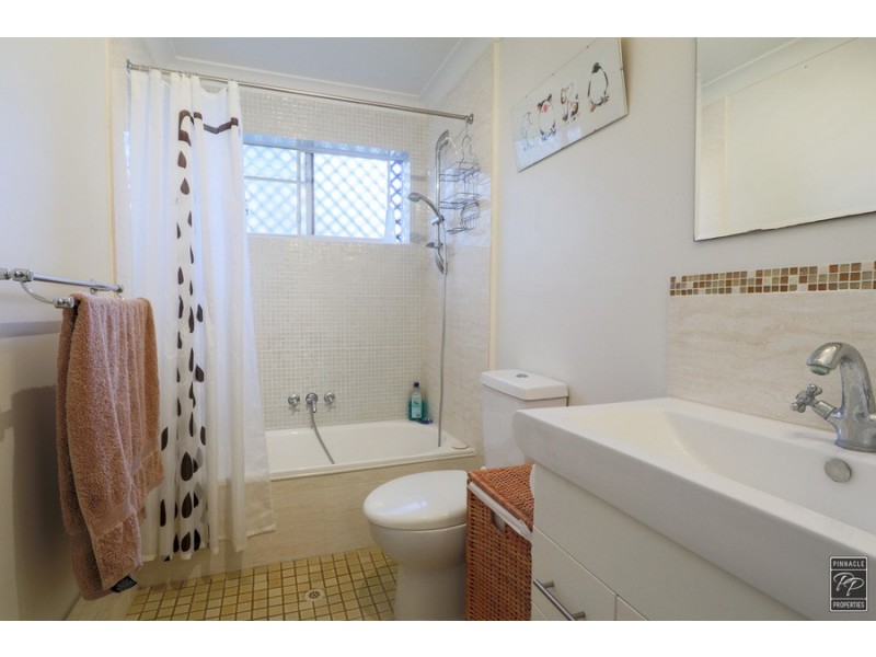 1/133 Central Avenue, Indooroopilly QLD 4068