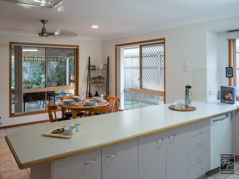 27 Dampier Crescent, Forest Lake QLD 4078