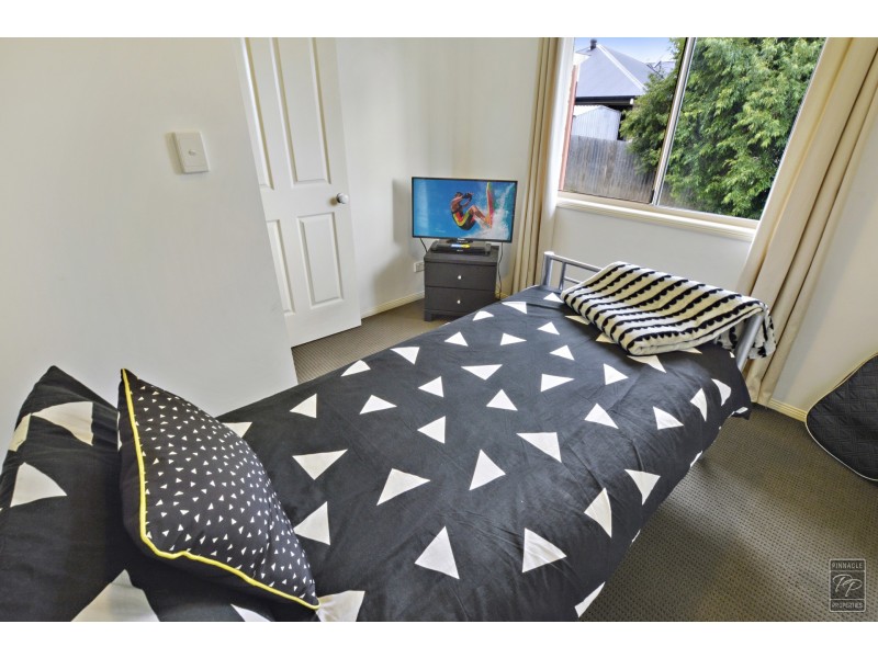 22 Walter Court, Leichhardt QLD 4305