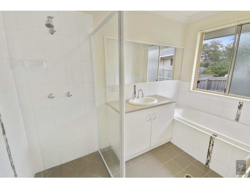 22 Walter Court, Leichhardt QLD 4305
