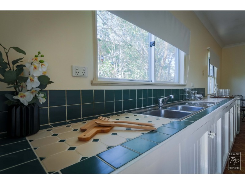 237 Bunya Road, Arana Hills QLD 4054