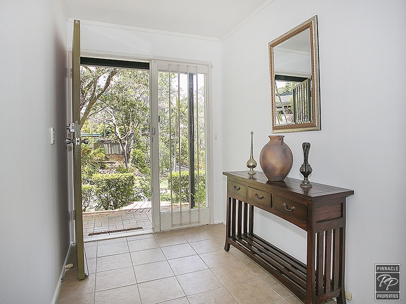 9 Apera Court, Kenmore QLD 4069