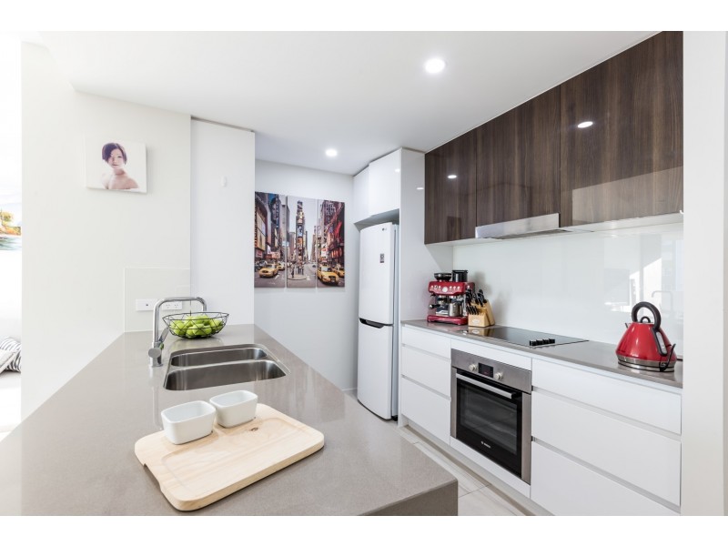 511/8 Hunt Street, Hamilton QLD 4007