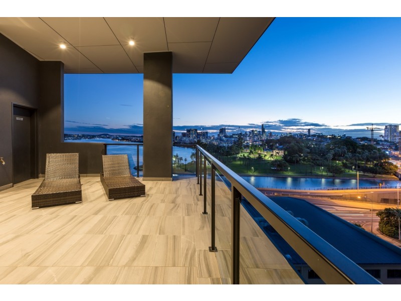 511/8 Hunt Street, Hamilton QLD 4007