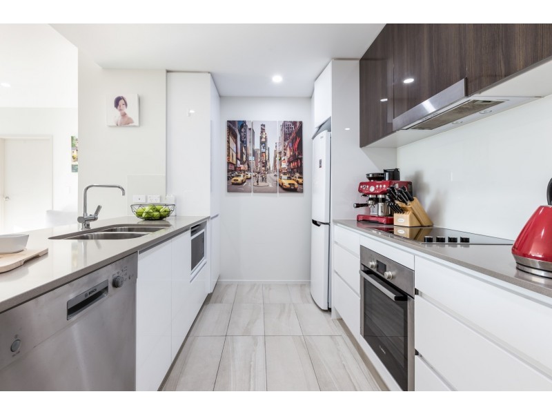 511/8 Hunt Street, Hamilton QLD 4007