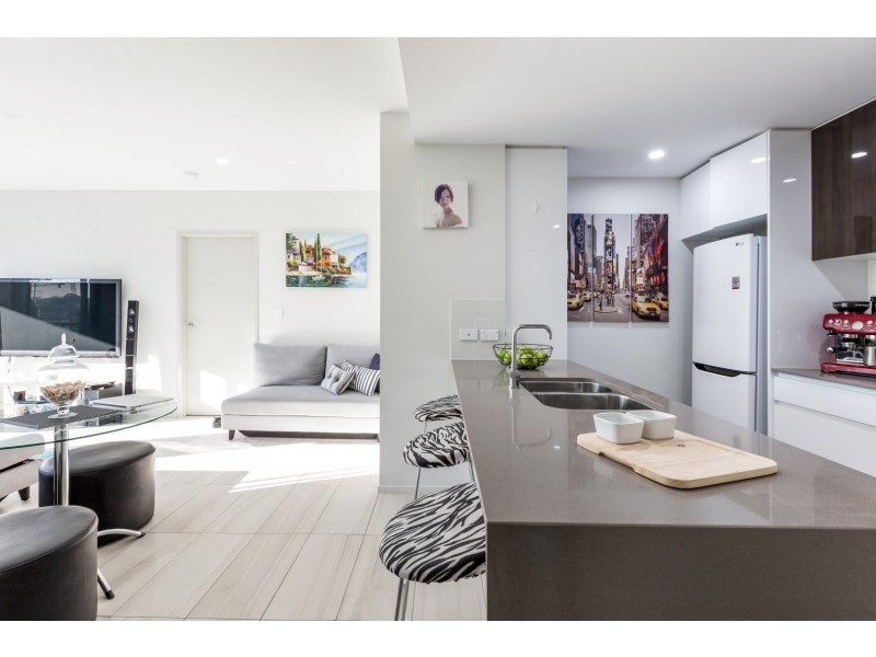 511/8 Hunt Street, Hamilton QLD 4007