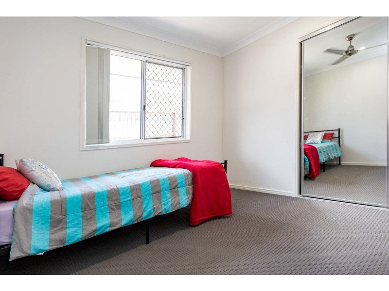 9 Dee Street, Deebing Heights QLD 4306