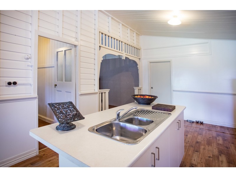 25-29 Park Street, Lowood QLD 4311