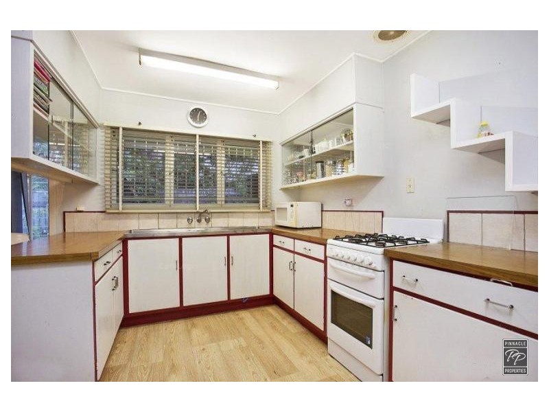 4 Jedburgh Street, Kenmore QLD 4069