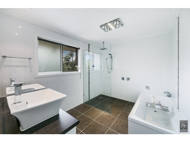 6 Mona Vale Way, Petrie QLD 4502