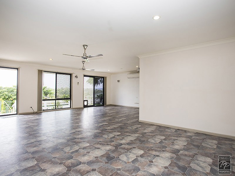 11 Feldsman Court, Petrie QLD 4502