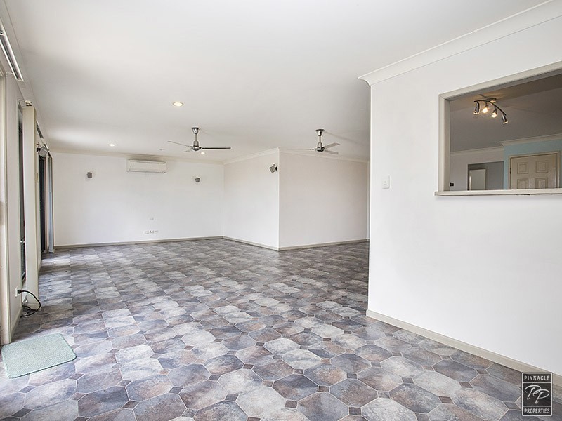 11 Feldsman Court, Petrie QLD 4502