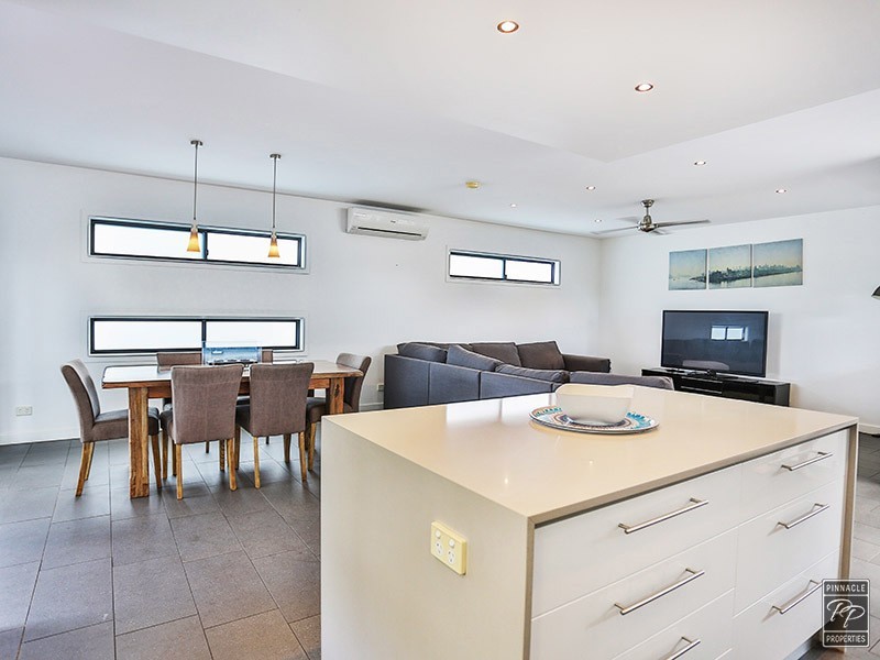 100 Sibley Road, Wynnum West QLD 4178