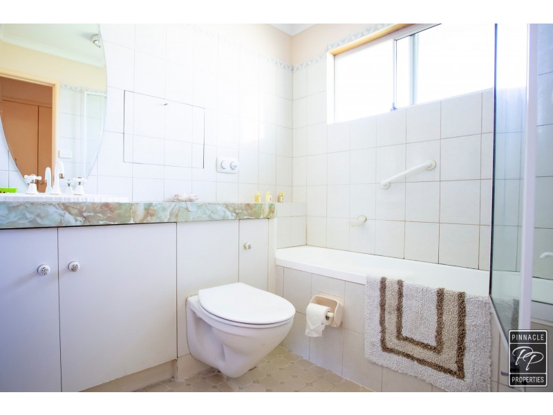 5 Roy Lane, Camira QLD 4300