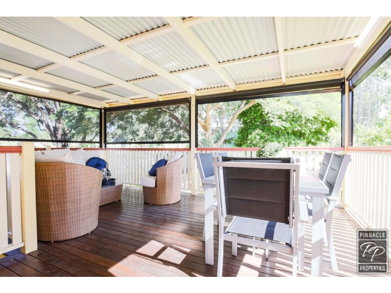 42 Pareena Crescent, Mansfield QLD 4122