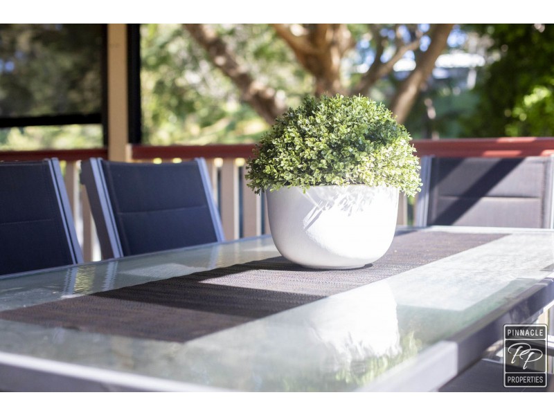 42 Pareena Crescent, Mansfield QLD 4122