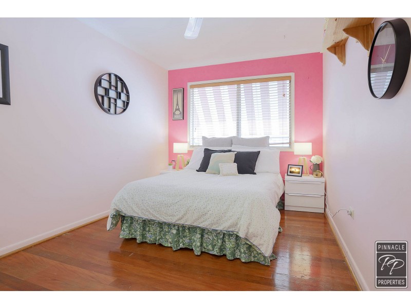 42 Pareena Crescent, Mansfield QLD 4122