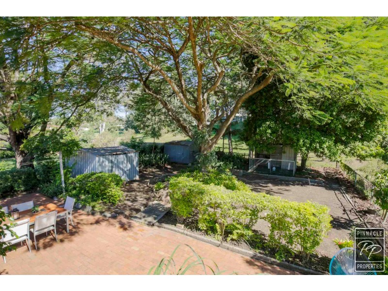 42 Pareena Crescent, Mansfield QLD 4122