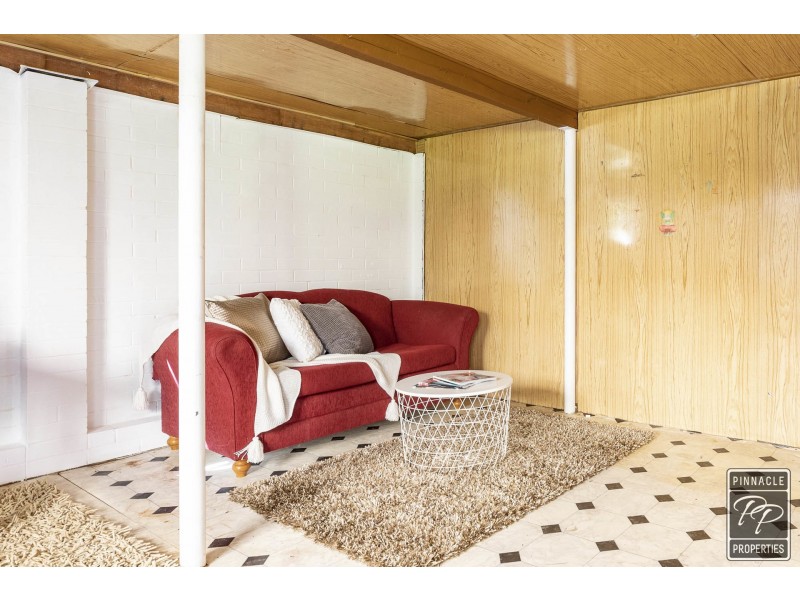 42 Pareena Crescent, Mansfield QLD 4122