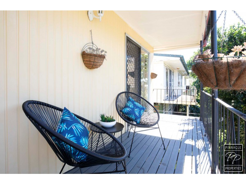 42 Pareena Crescent, Mansfield QLD 4122