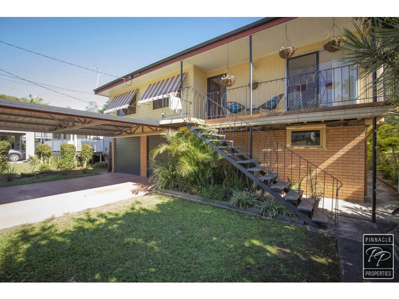 42 Pareena Crescent, Mansfield QLD 4122