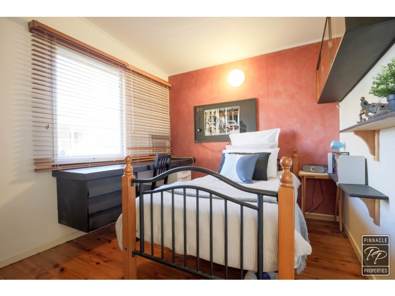 10 Pirrie Street, The Gap QLD 4061