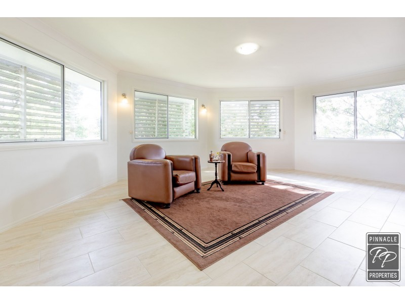 148 Boscombe Road, Brookfield QLD 4069