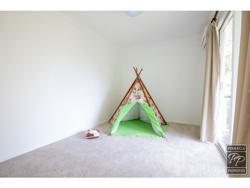 148 Boscombe Road, Brookfield QLD 4069