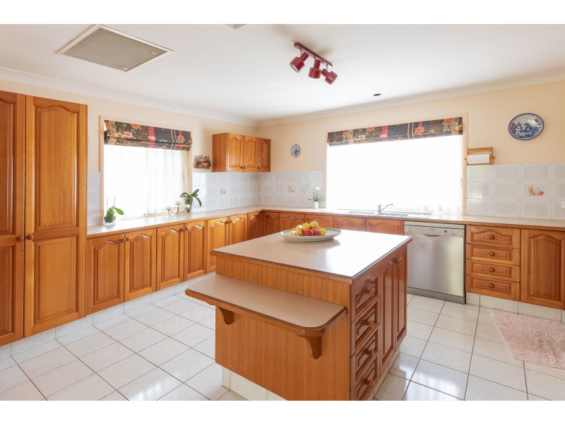 30 Foxmont Drive, Carina QLD 4152