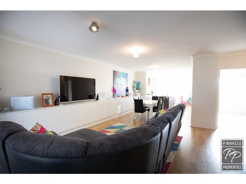 28 Park Edge Drive, Springfield Lakes QLD 4300