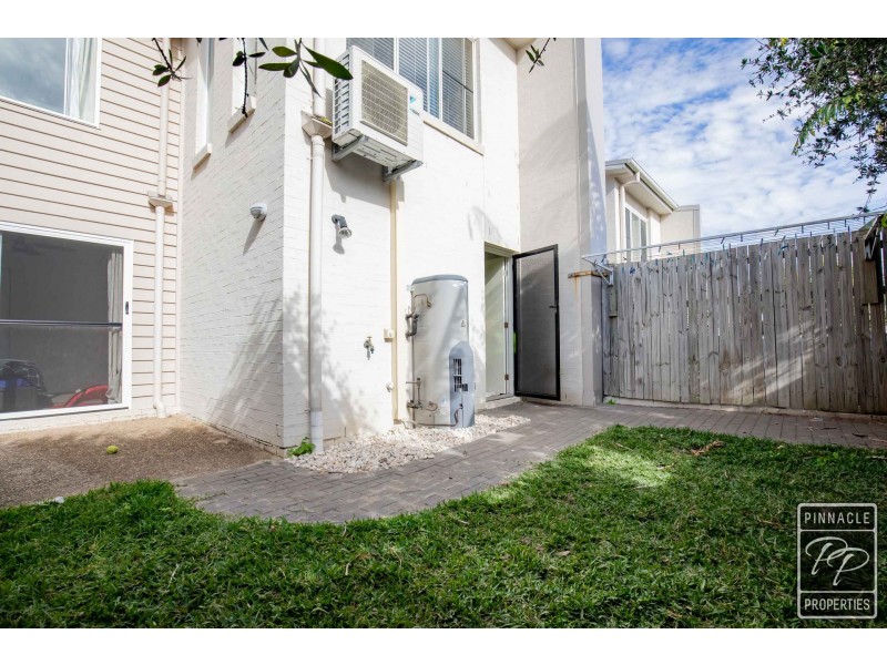 28 Park Edge Drive, Springfield Lakes QLD 4300