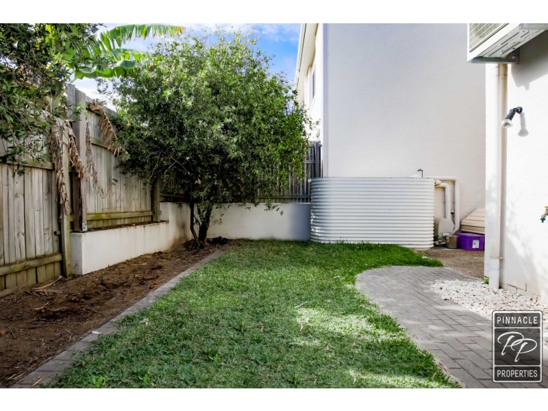 28 Park Edge Drive, Springfield Lakes QLD 4300