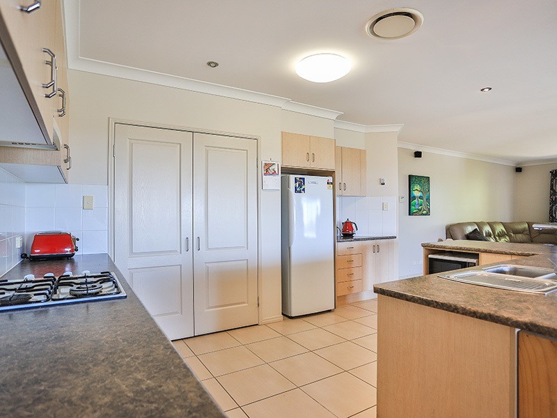 20 Lawson Close, Petrie QLD 4502