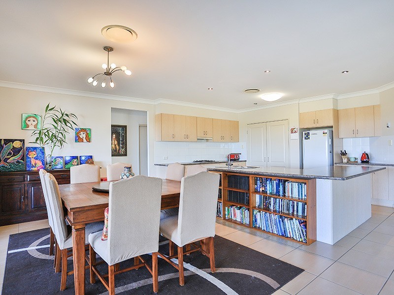 20 Lawson Close, Petrie QLD 4502