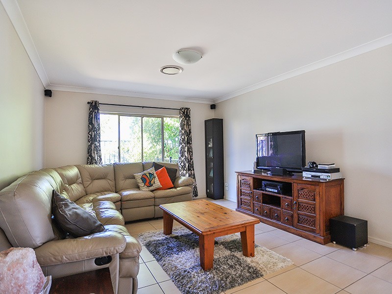 20 Lawson Close, Petrie QLD 4502