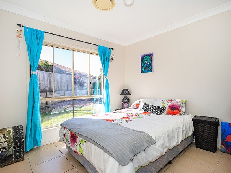 20 Lawson Close, Petrie QLD 4502