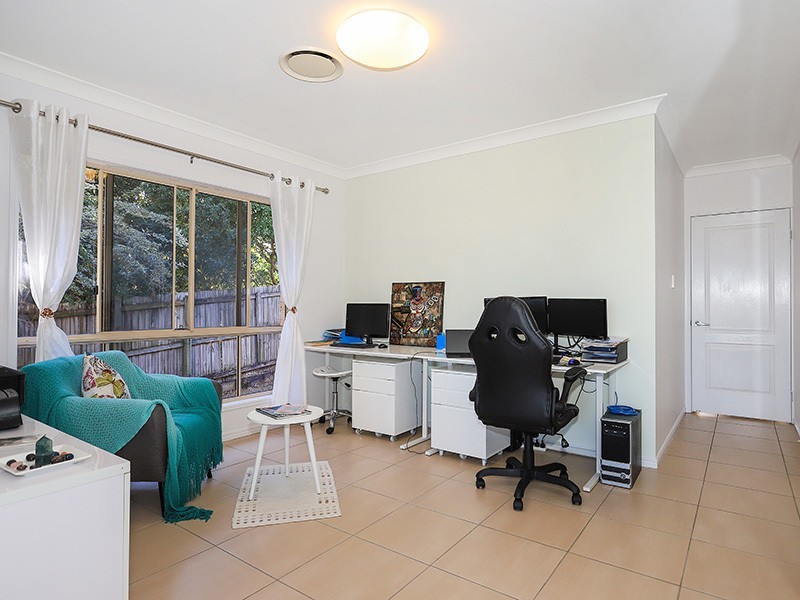 20 Lawson Close, Petrie QLD 4502