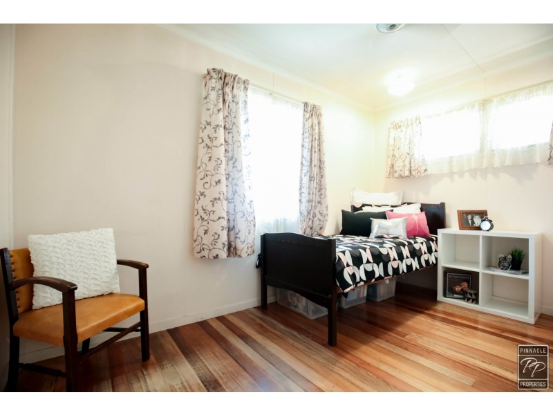 25 Masterton Street, Oxley QLD 4075