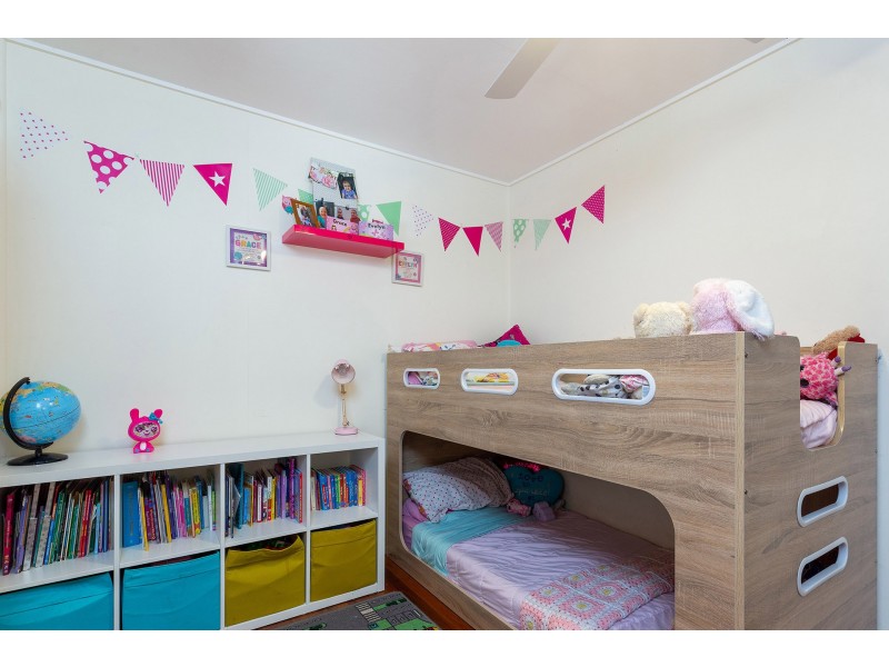 8 Pathara Crescent, Ferny Hills QLD 4055