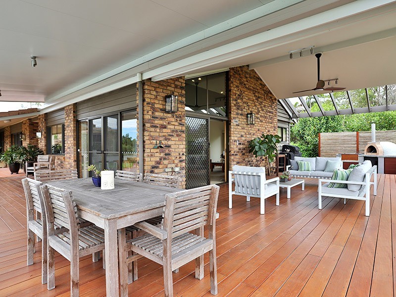 5 Emerald Court, Kenmore QLD 4069