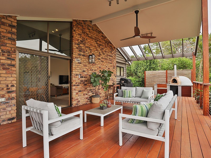 5 Emerald Court, Kenmore QLD 4069