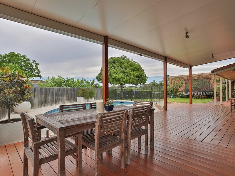 5 Emerald Court, Kenmore QLD 4069